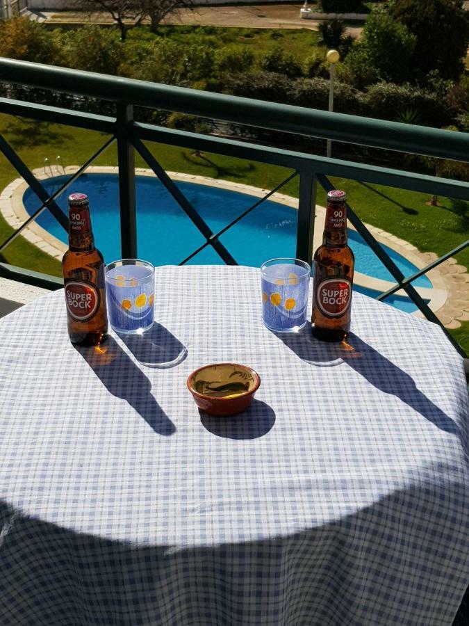 Quiet Apartment Overlooking The Swimming Pool Armacao de Pera Exterior photo